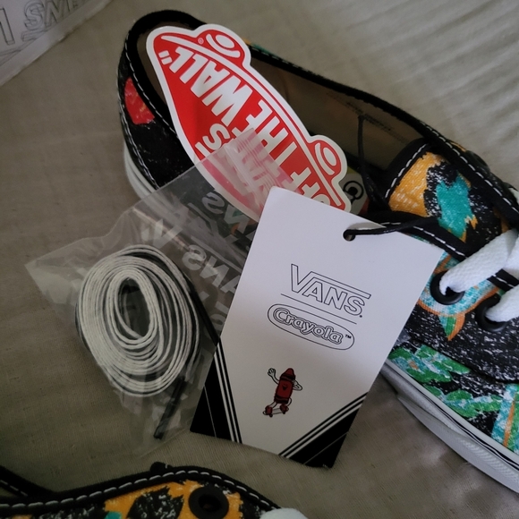 Vans Authentic Crayola Women Van Doren VNOA5KRDARF (2021) - Picture 3 of 8